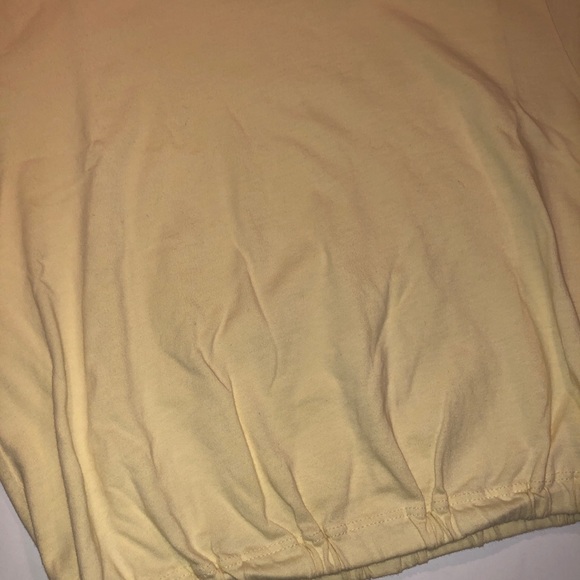 Aritzia t-shirt crop top - Picture 3 of 3